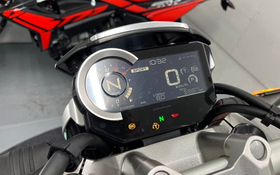 Gebrauchtmotorrad Honda CB 1000 R - Bild 10