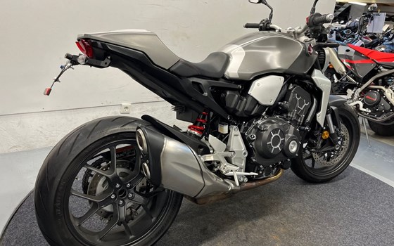 Gebrauchtmotorrad Honda CB 1000 R - Bild 12