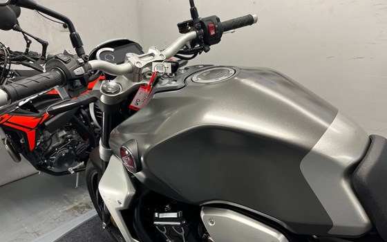 Gebrauchtmotorrad Honda CB 1000 R - Bild 8