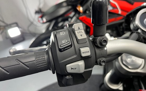 Gebrauchtmotorrad Honda CB 1000 R - Bild 9