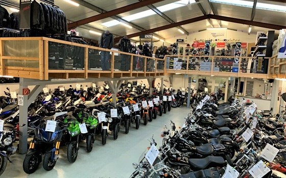 Gebrauchtmotorrad Kawasaki Z900 RS - Bild 17