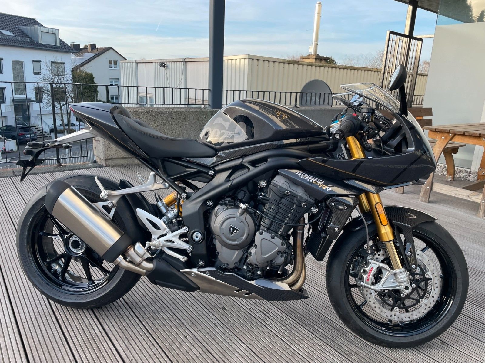 Triumph Speed Triple 1200 RR James Bond Edition
