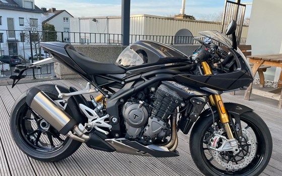 Gebrauchtmotorrad Triumph Speed Triple 1200 RR James Bond Edition - Bild 1