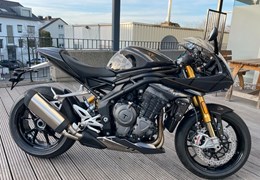 Gebrauchte Triumph Speed Triple 1200 RR James Bond Edition