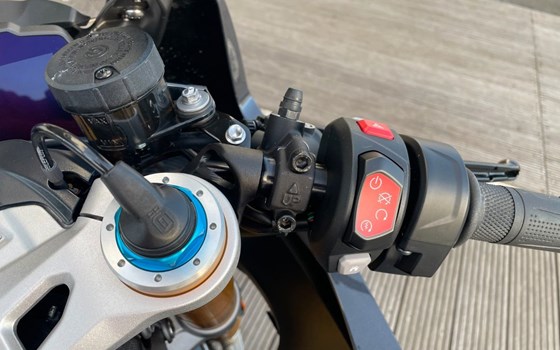 Gebrauchtmotorrad Triumph Speed Triple 1200 RR James Bond Edition - Bild 15