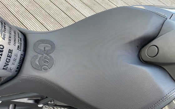 Gebrauchtmotorrad Triumph Speed Triple 1200 RR James Bond Edition - Bild 16