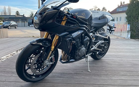 Gebrauchtmotorrad Triumph Speed Triple 1200 RR James Bond Edition - Bild 3