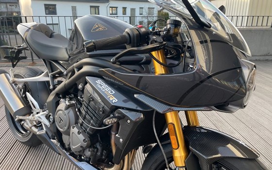 Gebrauchtmotorrad Triumph Speed Triple 1200 RR James Bond Edition - Bild 4