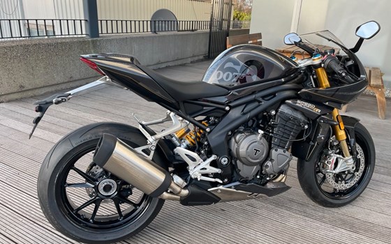 Gebrauchtmotorrad Triumph Speed Triple 1200 RR James Bond Edition - Bild 8