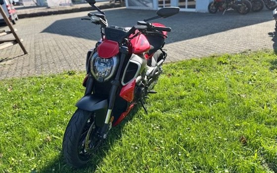 Gebrauchtmotorrad Ducati Diavel V4 - Bild 3
