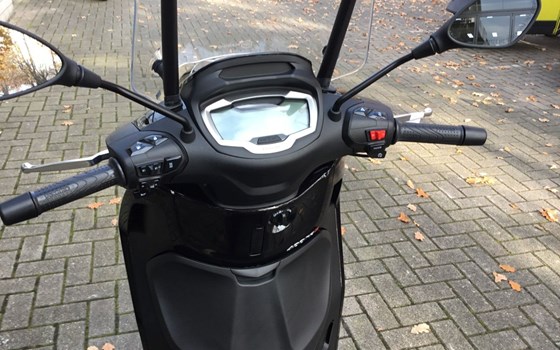 Neufahrzeug Piaggio Beverly 400 - Bild 13