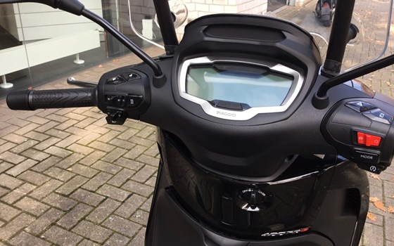 Neufahrzeug Piaggio Beverly 400 - Bild 16