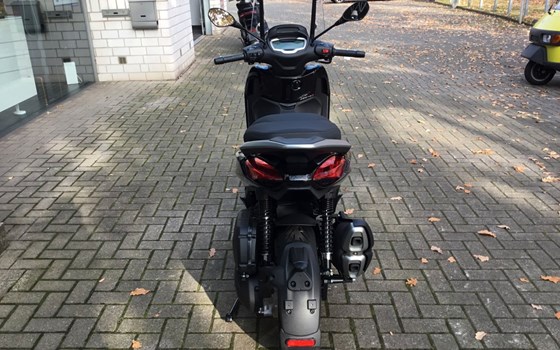 Neufahrzeug Piaggio Beverly 400 - Bild 4