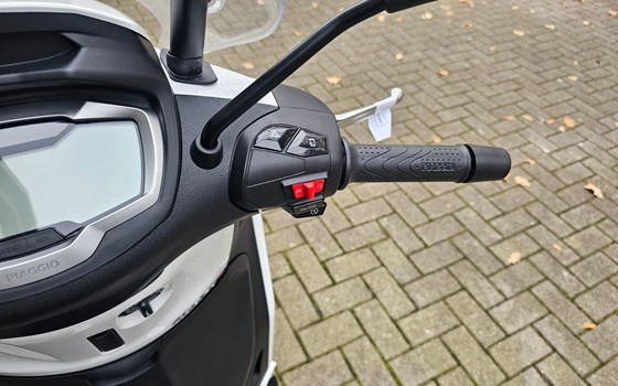 Neufahrzeug Piaggio Beverly 400 - Bild 14