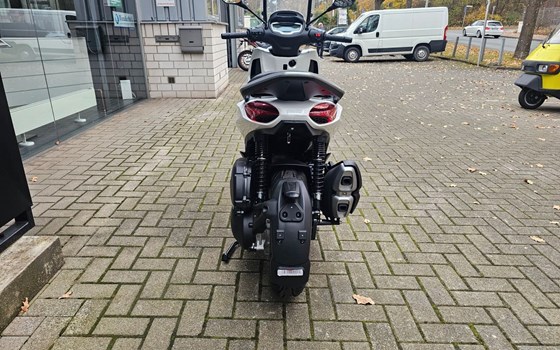 Neufahrzeug Piaggio Beverly 400 - Bild 9