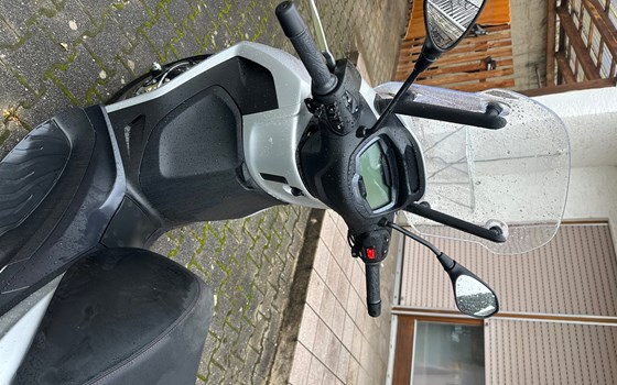 Gebrauchtmotorrad Piaggio Beverly 400 hpe - Bild 1