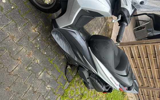 Gebrauchtmotorrad Piaggio Beverly 400 hpe - Bild 2