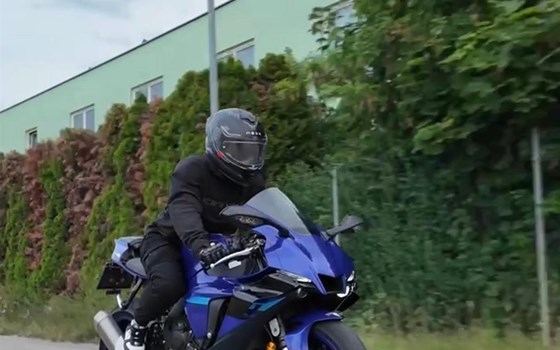 Gebrauchtmotorrad Yamaha YZF-R1SP - Bild 3