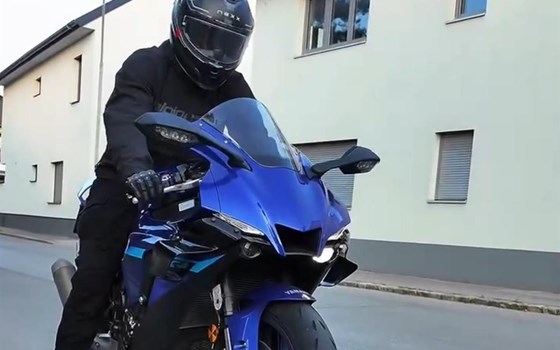 Gebrauchtmotorrad Yamaha YZF-R1SP - Bild 5