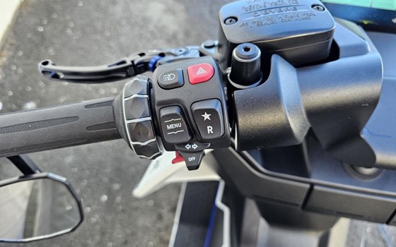 Gebrauchtmotorrad BMW CE 04 - Bild 9