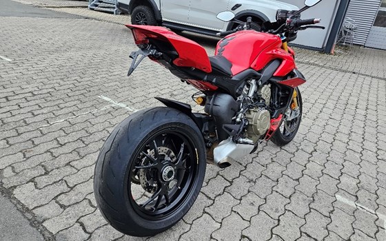 Gebrauchtmotorrad Ducati Streetfighter V4 S - Bild 2