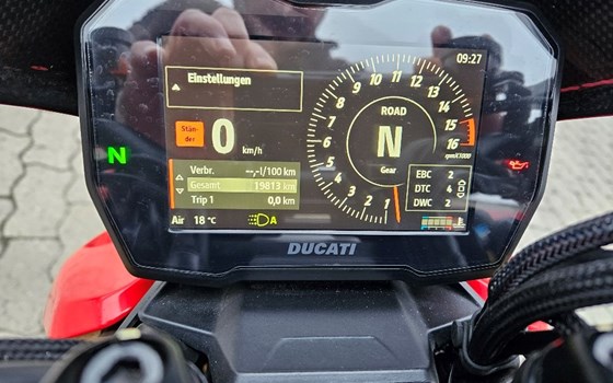 Gebrauchtmotorrad Ducati Streetfighter V4 S - Bild 9