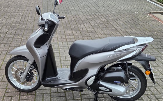 Gebrauchtmotorrad Honda SH Mode 125 - Bild 2