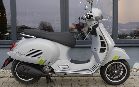 Gebrauchtmotorrad Vespa GTS 300 Super Tech - Bild 1