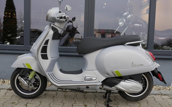 Gebrauchtmotorrad Vespa GTS 300 Super Tech - Bild 2