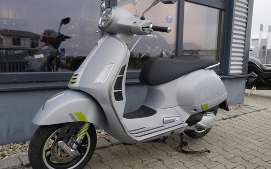 Gebrauchtmotorrad Vespa GTS 300 Super Tech - Bild 5