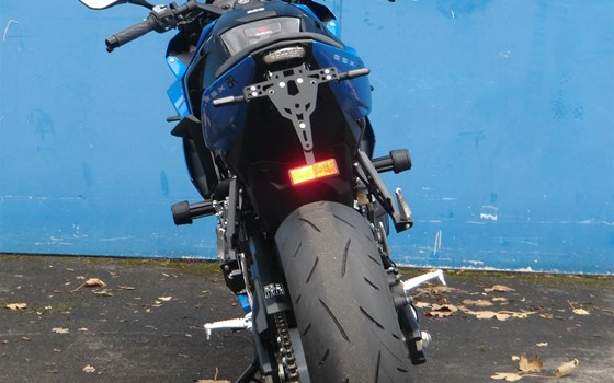 Gebrauchtmotorrad Suzuki GSX-8R - Bild 2