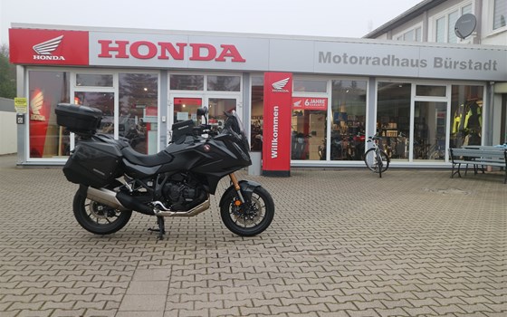 Gebrauchtmotorrad Honda NT1100 DCT Electronic Suspension - Bild 1