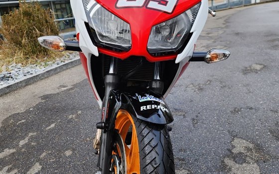 Motorrad Occasion Honda CBR 300 R - Bild 4