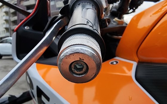 Motorrad Occasion Honda CBR 300 R - Bild 6