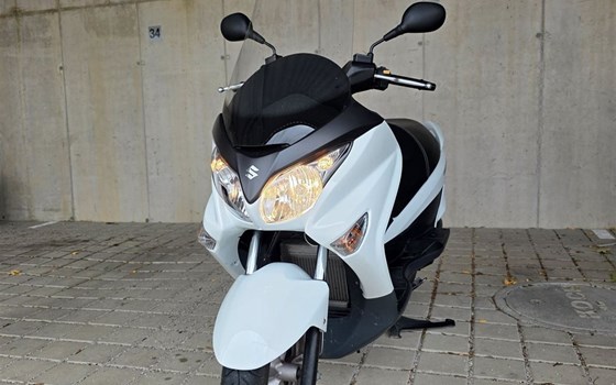 Gebrauchtmotorrad Suzuki Burgman 125 - Bild 1