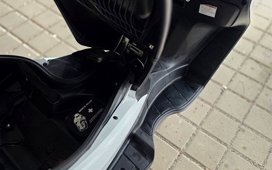 Gebrauchtmotorrad Suzuki Burgman 125 - Bild 6