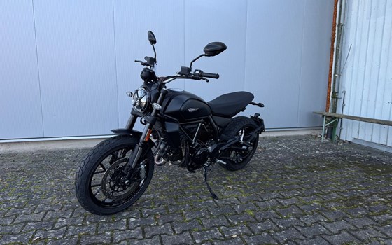 Gebrauchtmotorrad Ducati Scrambler Icon Dark - Bild 4