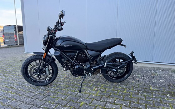 Gebrauchtmotorrad Ducati Scrambler Icon Dark - Bild 5