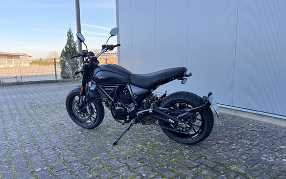 Gebrauchtmotorrad Ducati Scrambler Icon Dark - Bild 6