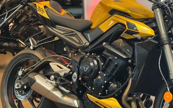 Gebrauchtmotorrad Triumph Street Triple RS - Bild 2