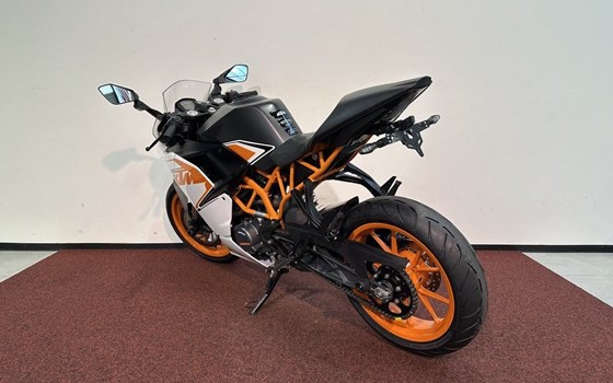 Gebrauchtmotorrad KTM RC 125 - Bild 6