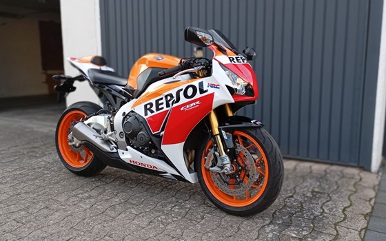Gebrauchtmotorrad Honda CBR1000RR Fireblade - Bild 3