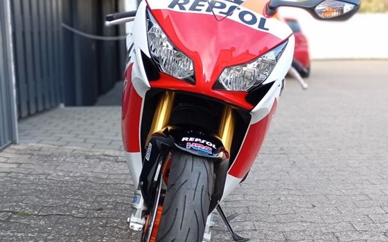 Gebrauchtmotorrad Honda CBR1000RR Fireblade - Bild 4