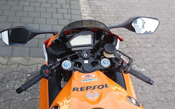 Gebrauchtmotorrad Honda CBR1000RR Fireblade - Bild 8
