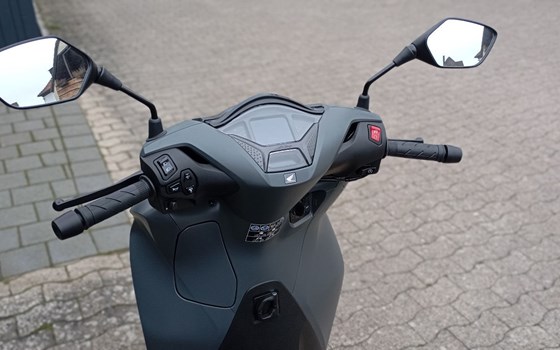 Neufahrzeug Honda SH350i - Bild 9