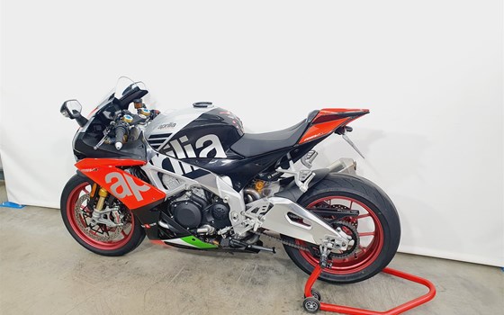 Gebrauchtmotorrad Aprilia RSV4 RF - Bild 8
