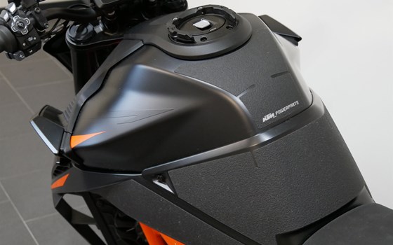 Gebrauchtmotorrad KTM 1390 Super Duke R EVO - Bild 12