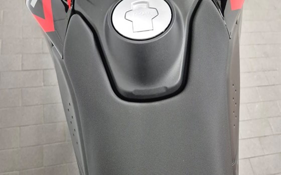 Gebrauchtmotorrad Ducati Hypermotard 698 Mono RVE - Bild 3