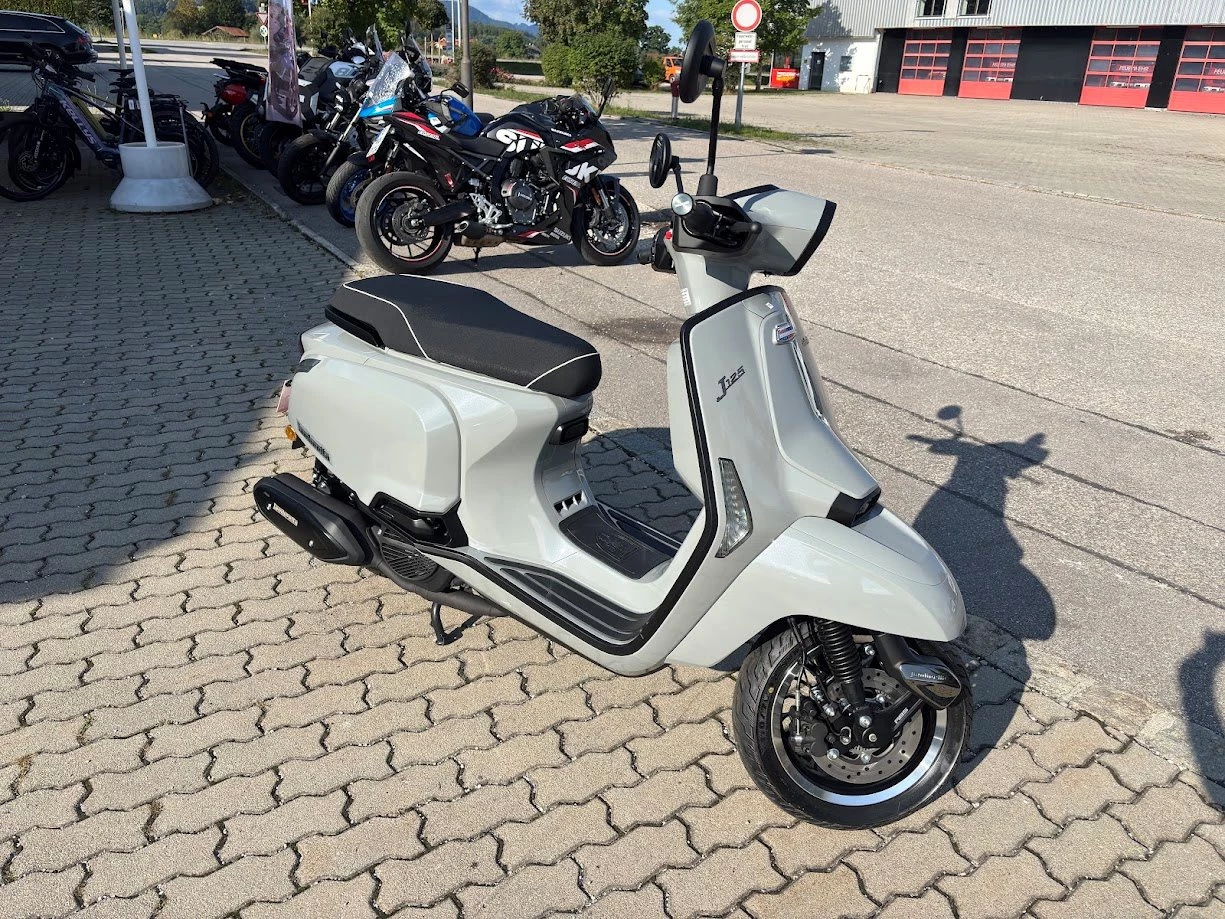 Lambretta J 125