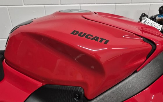 Gebrauchtmotorrad Ducati Panigale V4 S - Bild 7